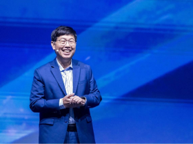 鴻海配7.2元現金股利創新高！今年伺服器出貨倍增、市佔率超過40％...劉揚偉：AI強勁成長會持續好幾年